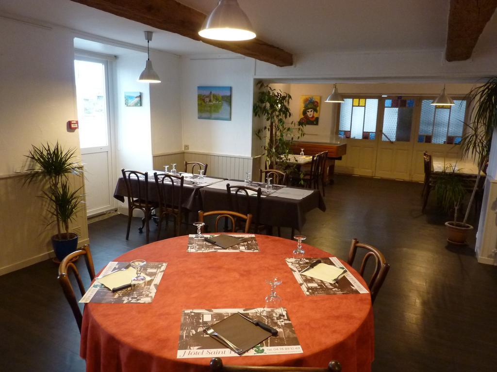 Hotel Saint Pierre Les Sauvages  Ngoại thất bức ảnh