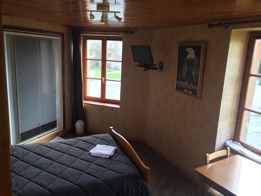 Hotel Saint Pierre Les Sauvages  Ngoại thất bức ảnh