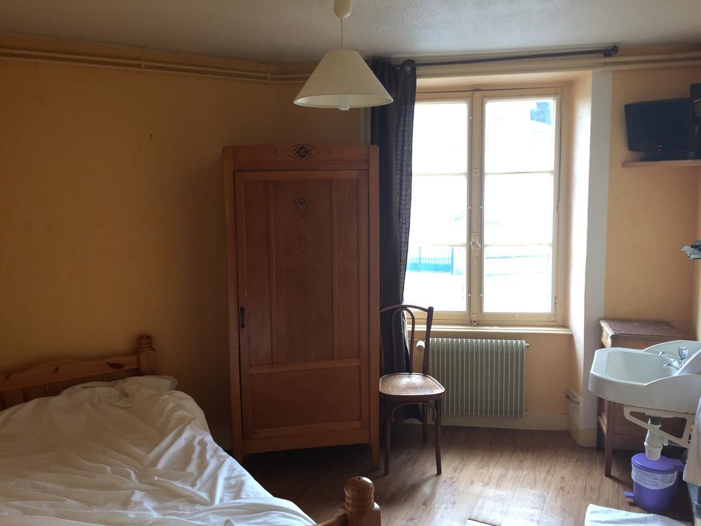 Hotel Saint Pierre Les Sauvages  Phòng bức ảnh